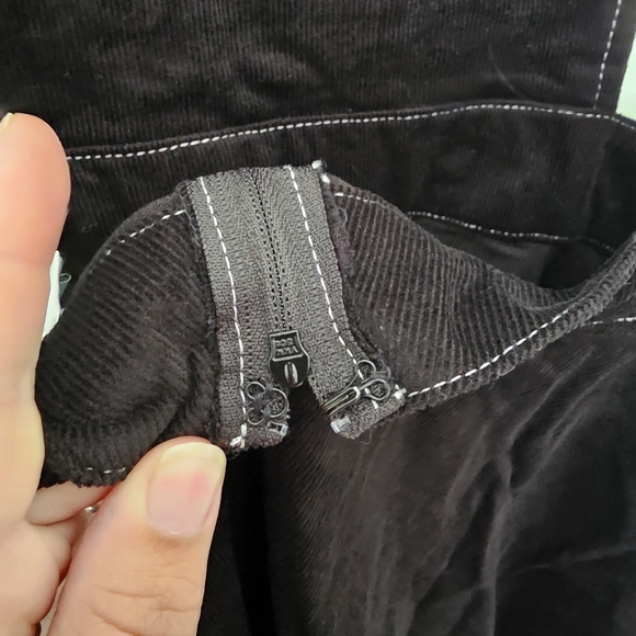 Unique Vintage 1960s Black Corduroy Brionne Pinafore Skirt 1X 16 - Picture 6 of 10